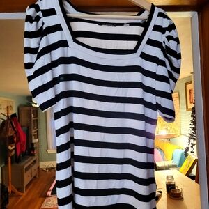 Tahari ruched sleeve top